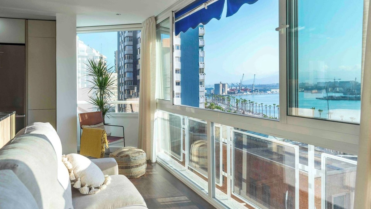 La Malagueta Apartment | Beautiful flat with sea views by SharingCo