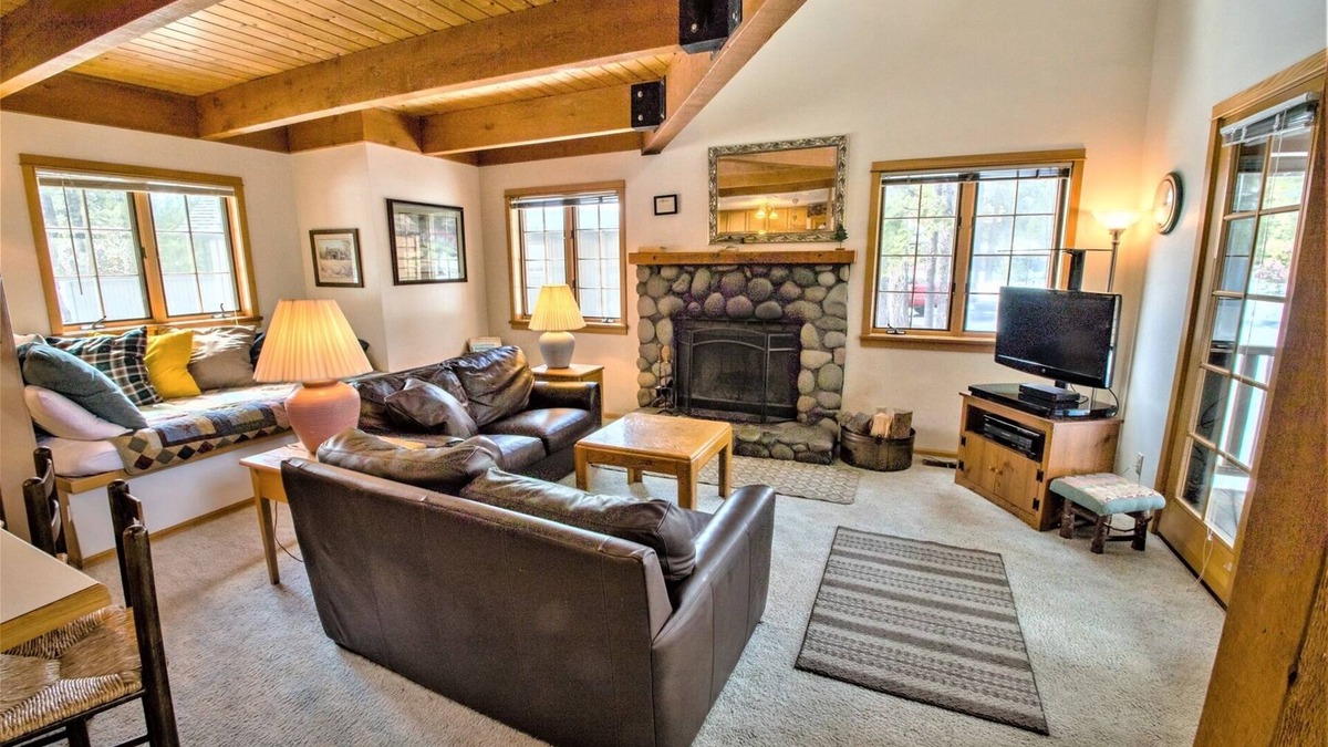 Deer Park House | Beautiful forest surrounded home with private hot tub & bikes - Mt Adams 6