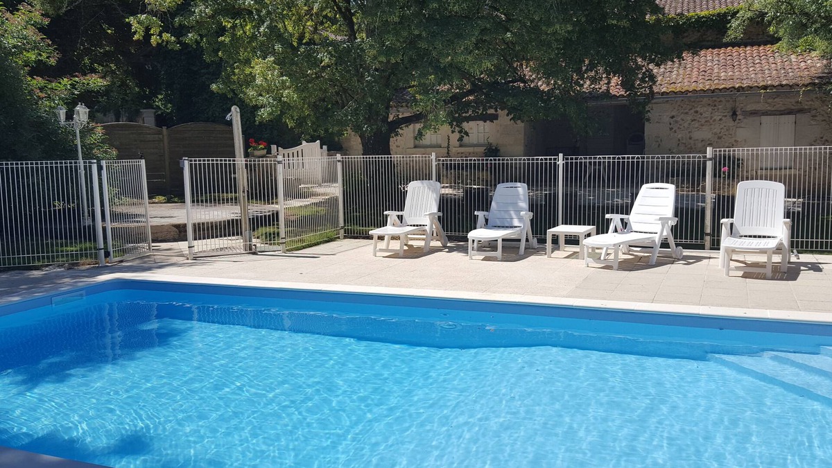 Atur House | Beautiful house with character. Pool. Near Périgueux.