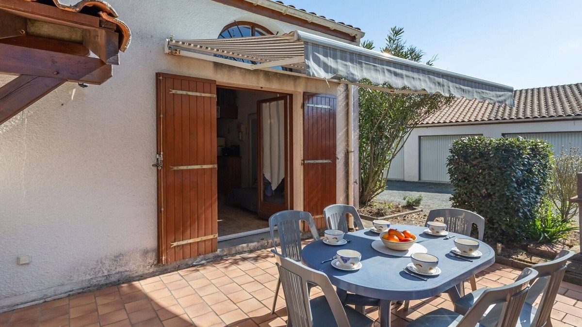 Meschers-sur-Gironde House | Beautiful villa for 5 people with WIFI, TV, terrace, pets allowed and parking