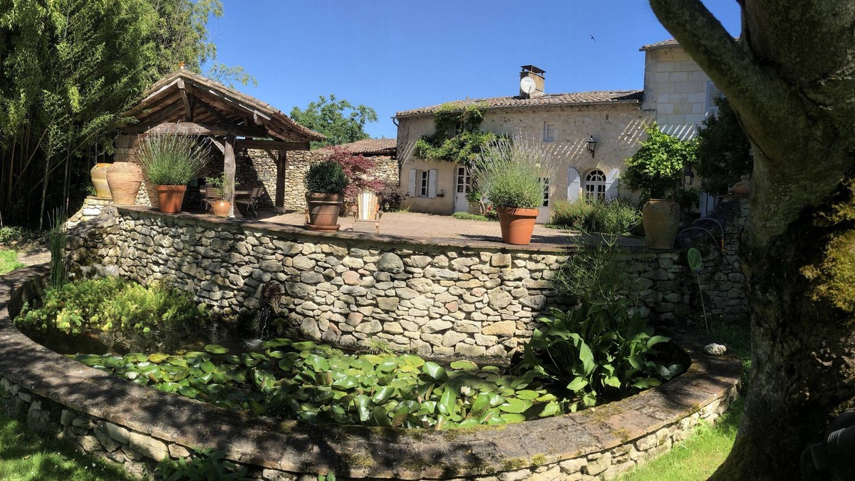Pessac-sur-Dordogne House | Beautiful riverfront cottage with private pool.