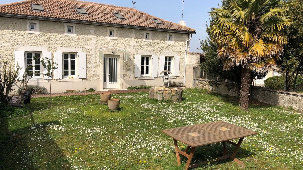 Salles-de-Barbezieux House | Beautiful Charentaise 3bed/6pers with garden