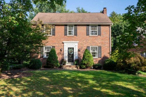Bausman House | Beautiful fully-furnished Colonial in Millersville