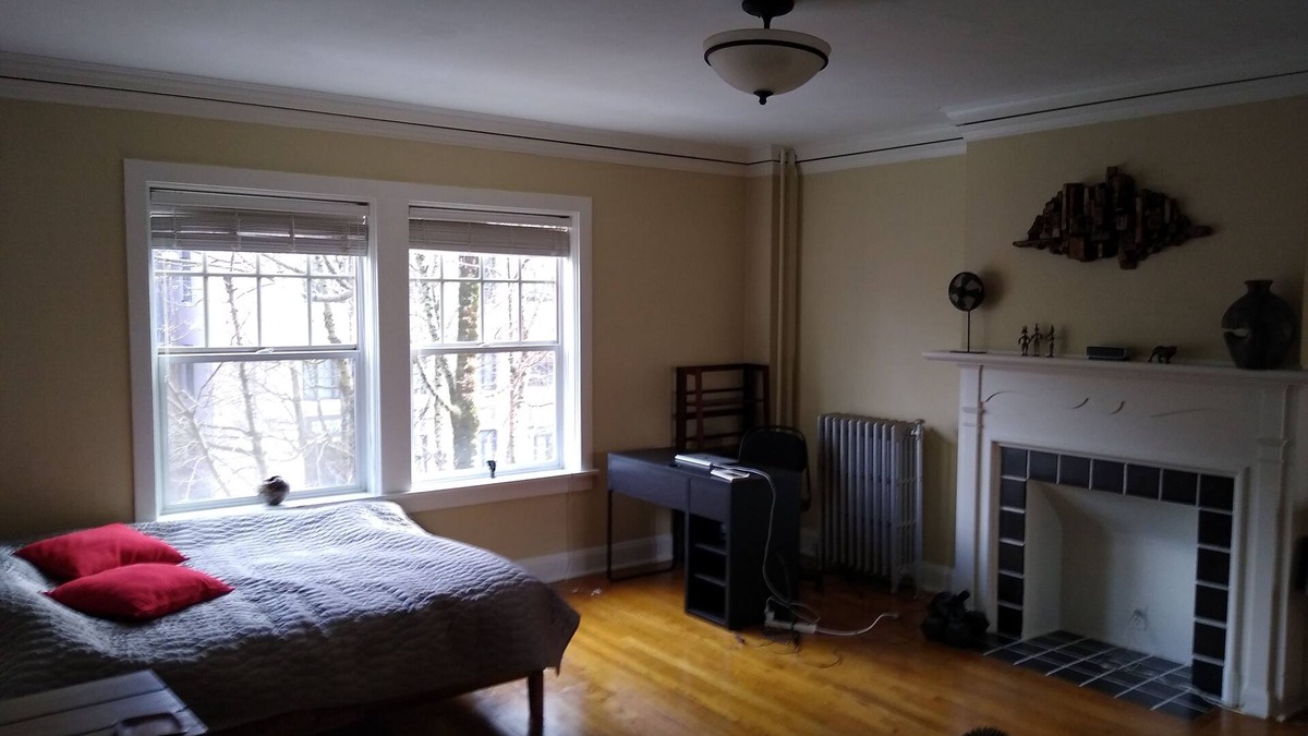 Goose Hollow Apartment | Beautiful fully furnished large corner studio downtown