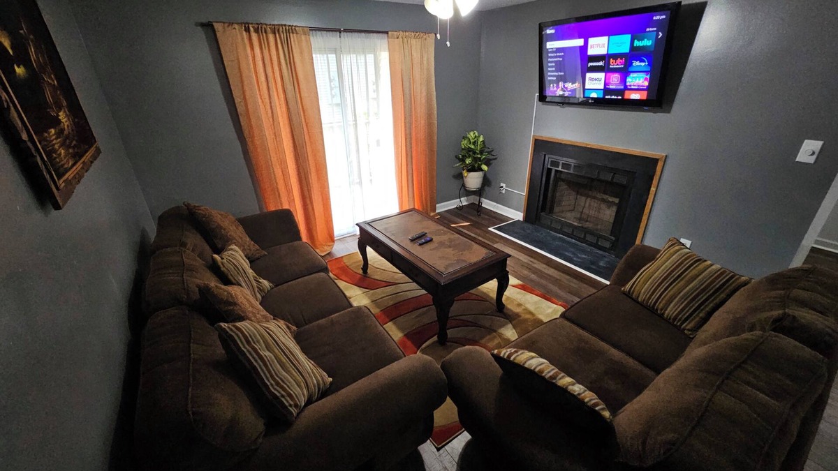North Newport News Condo | Beautiful fully renovated two bedroom condo
