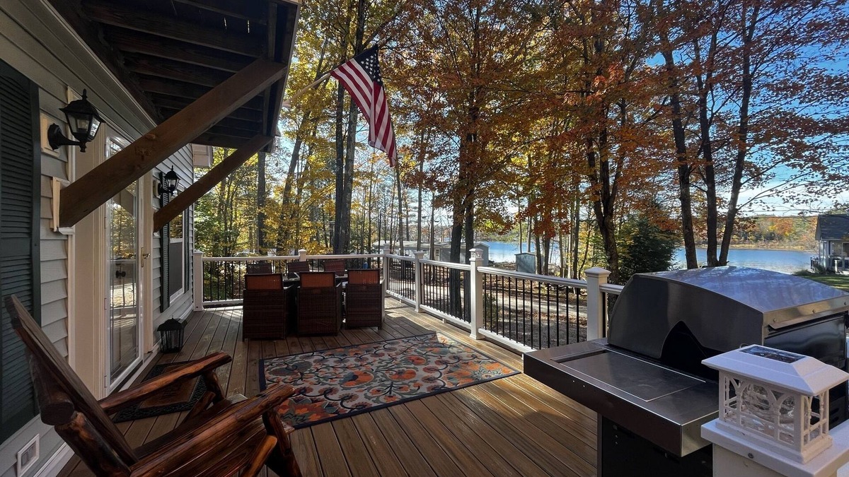Gilmanton House | Beautiful, Fully Renovated Shellcamp Lake NH Home with private dock