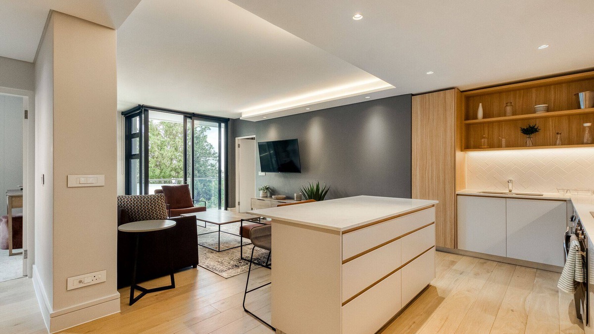 Sea Point Apartment | Beautiful furnished apartment in Sea Point, Cape Town.