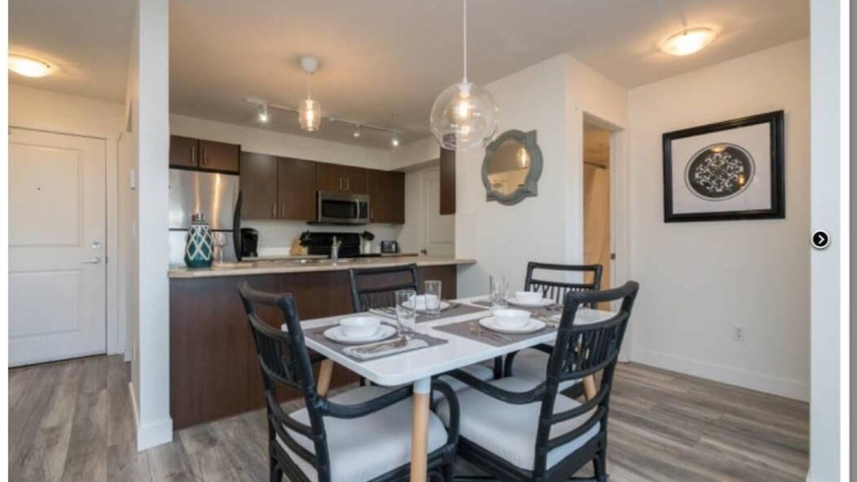 Chilliwack Proper Village West Condo | Beautiful furnished 2 bedroom condo with views! (Chilliwack) Long-Term Rental.
