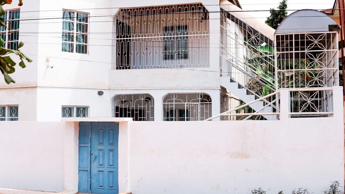Serrekunda House | Beautiful furnished four bedroom house fitted with WIFI and exterior CCTV camera