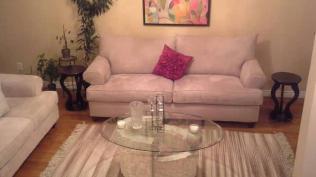 Dollard-des-Ormeaux House | Beautiful getaway with free private parking