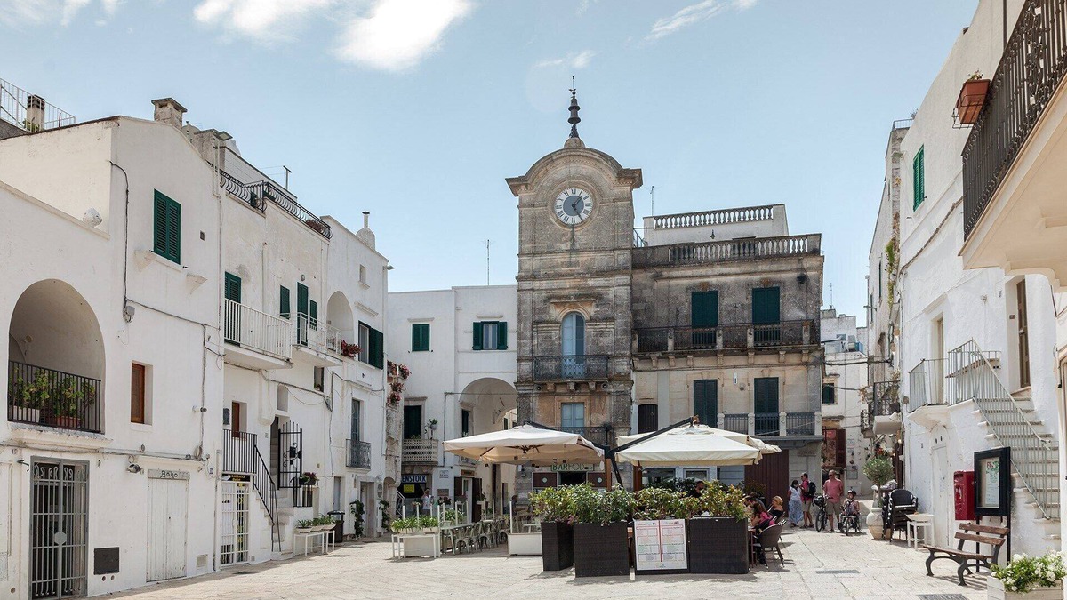 Old Town Cisternino Apartment | Beautiful Garden Apartment in Cisternino