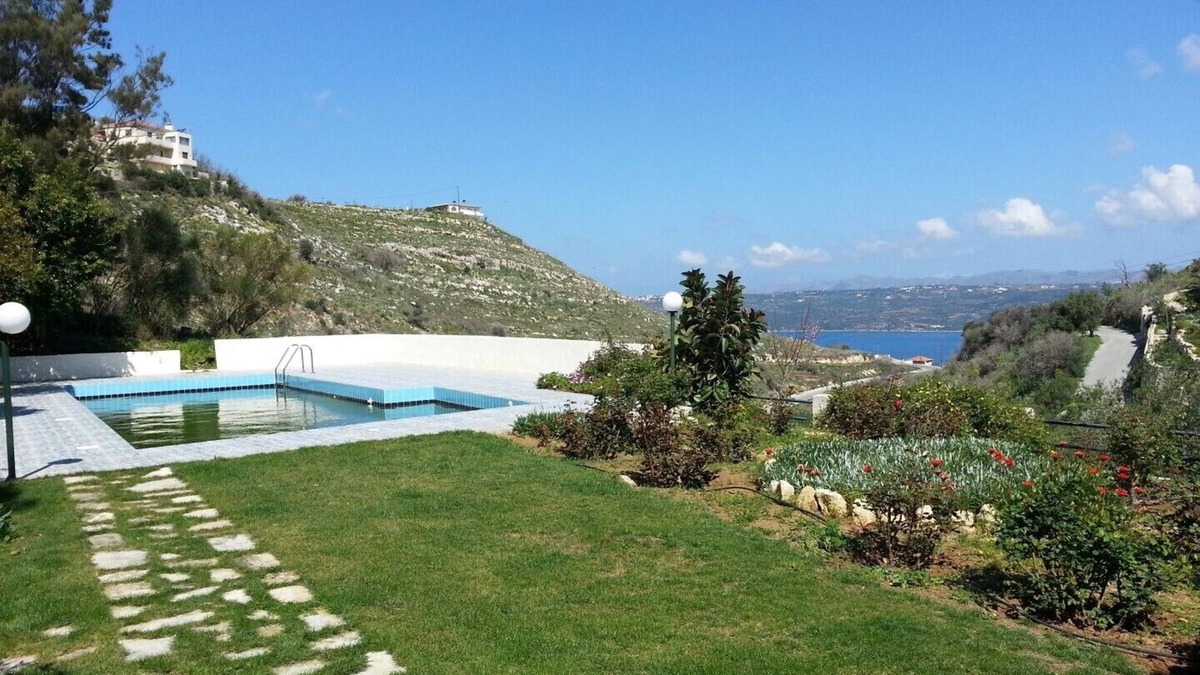 Megala Chorafia Villa | Beautiful Garden - Private Pool - Sea View - BBQ
