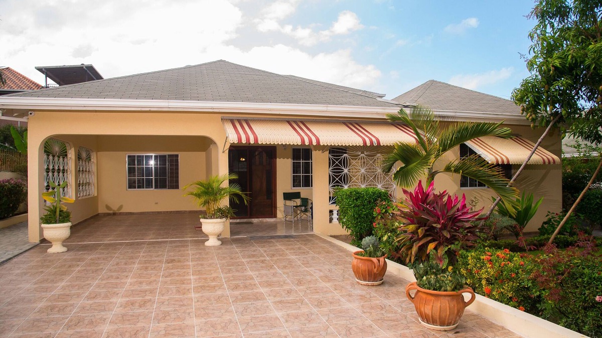 Mammee Bay House | Beautiful Gated Community Vacation Home, Close to all Tourist Attractions