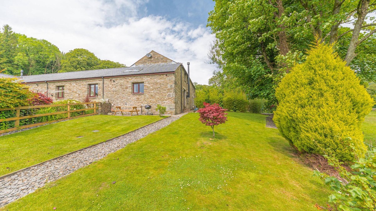 Duddon Valley Cottage | Beautiful & stylish 3 bedroom Lake District cottage with private gardens