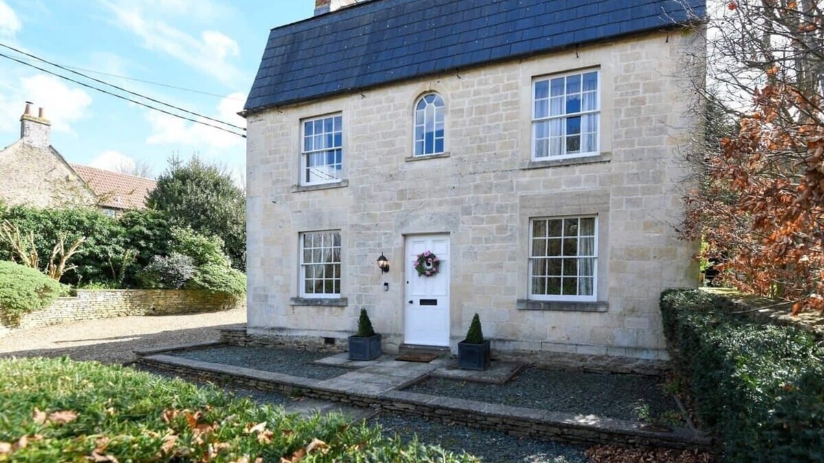 Beckington House | Beautiful Georgian Cottage near Frome