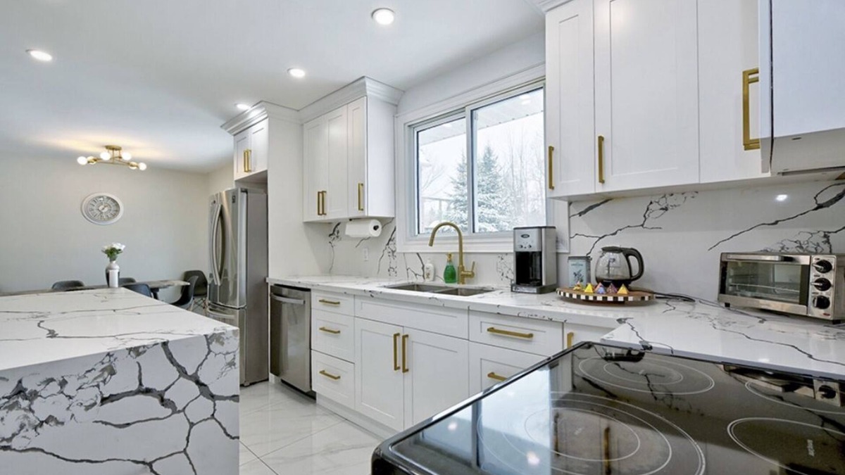 Pefferlaw House | Beautiful Georgina Cottage/House for Rent