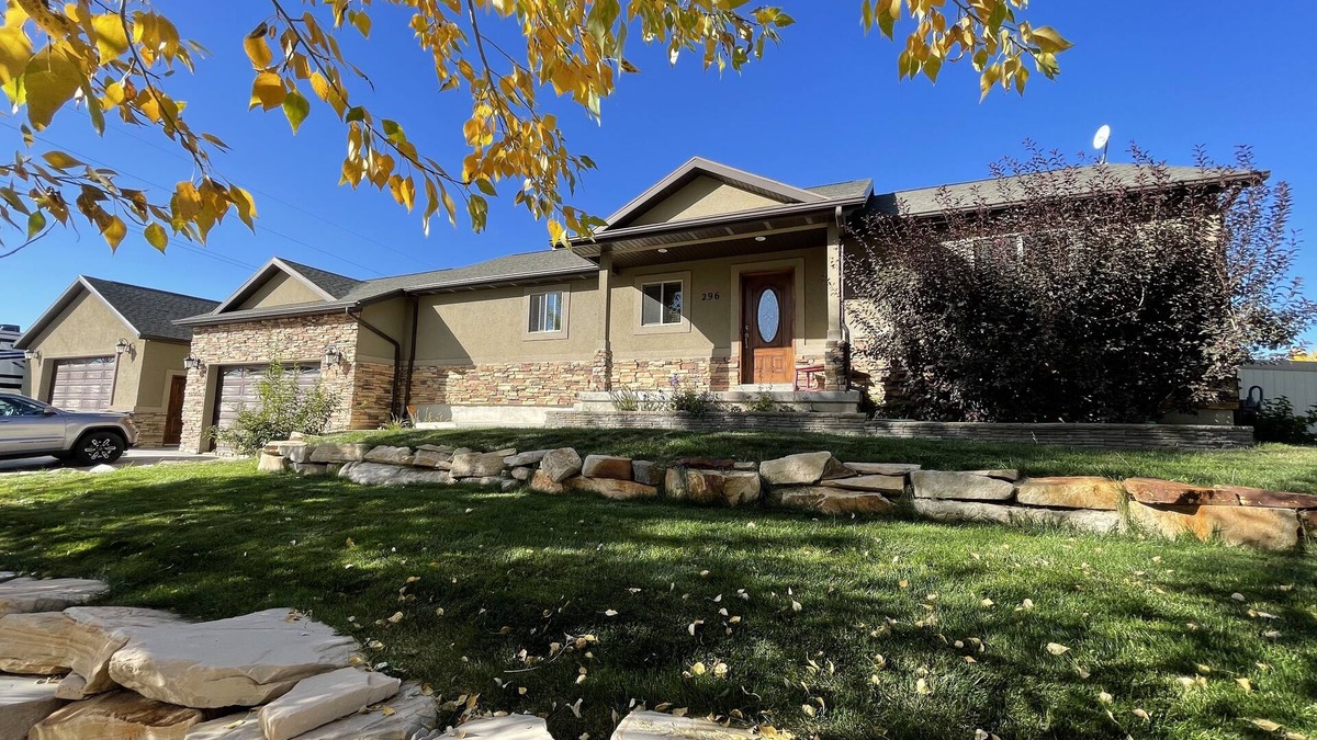 Kamas House | Beautiful Getaway Near Park City with Private Hot Tub