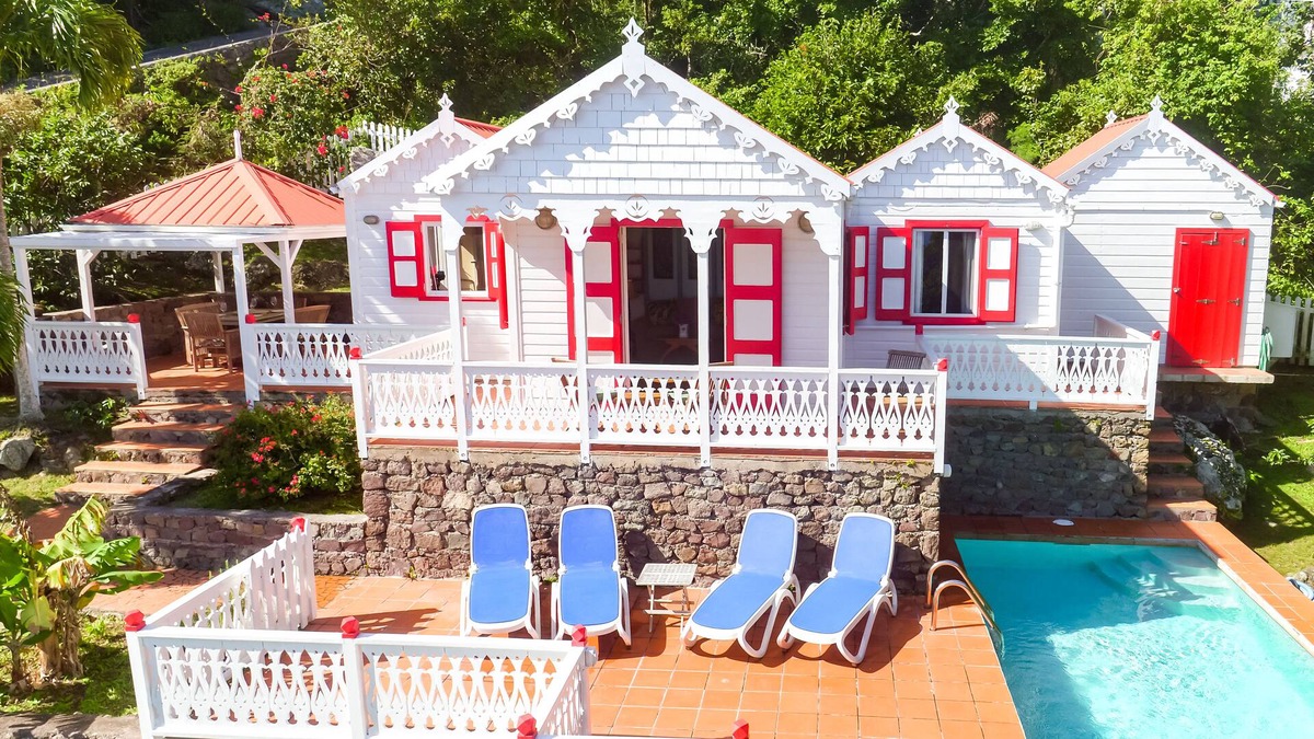 Windward Side Cottage | Beautiful Gingerbread Cottage - Spectacular View & Pool