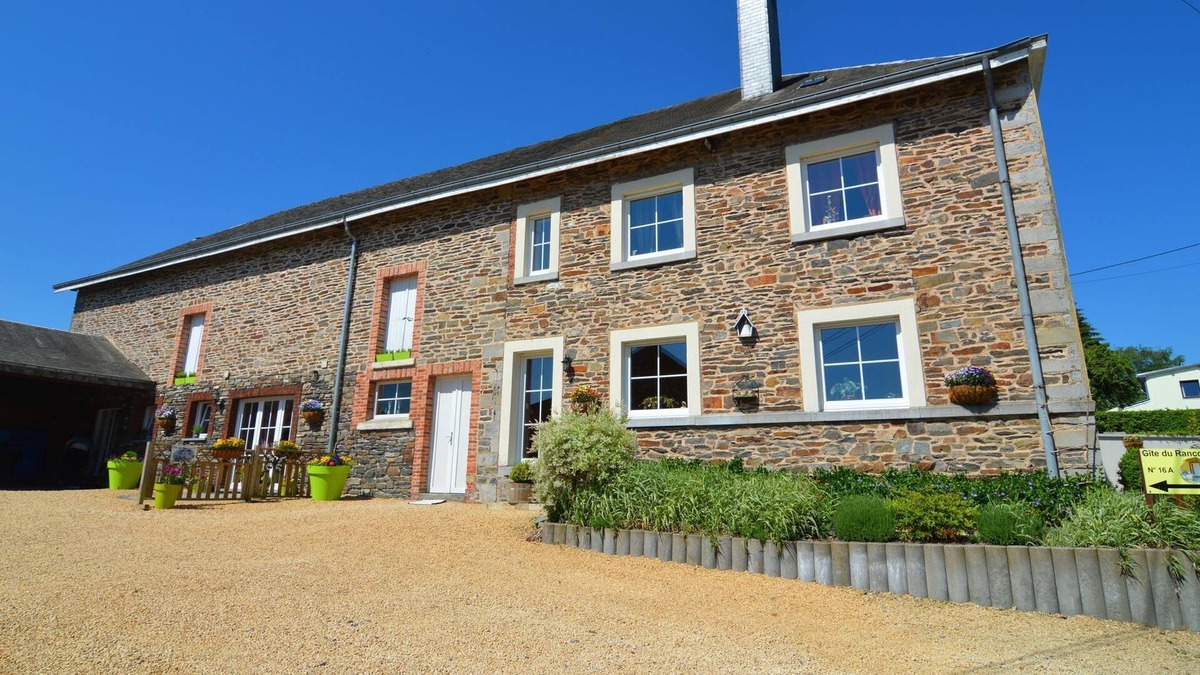 Tillet Apartment | Beautiful gîte in former farmhouse with garden