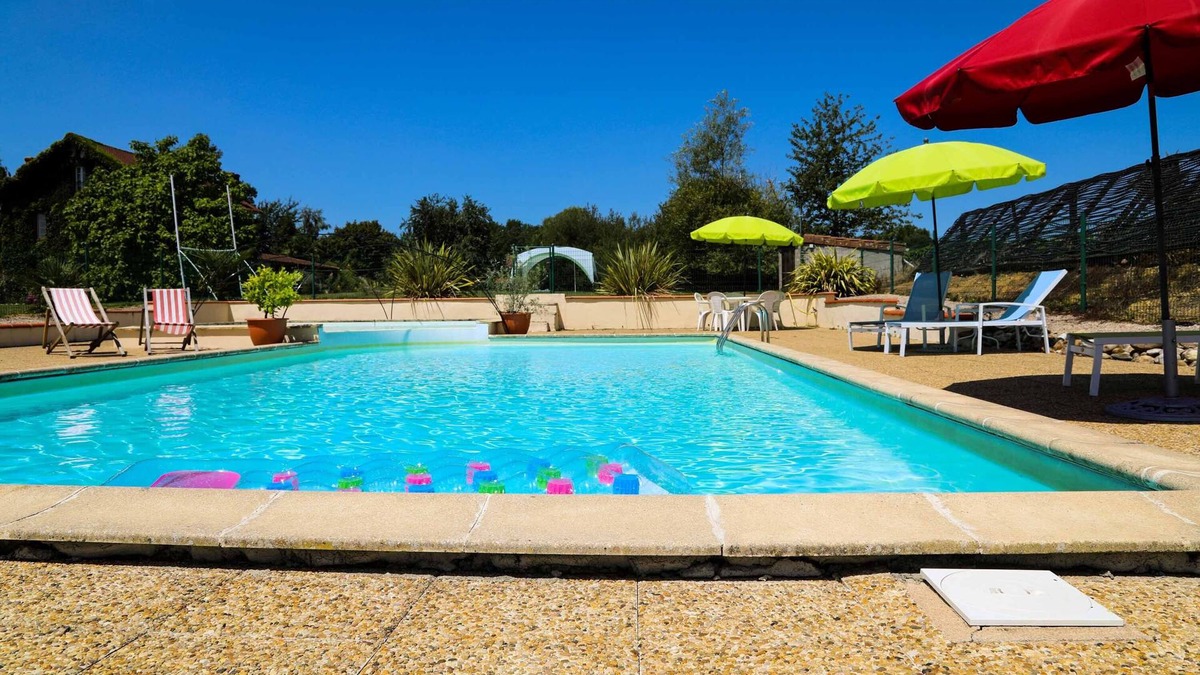 Madiran House | Beautiful Gite, Le Chai In the heart of the Madiran vines, shared pool