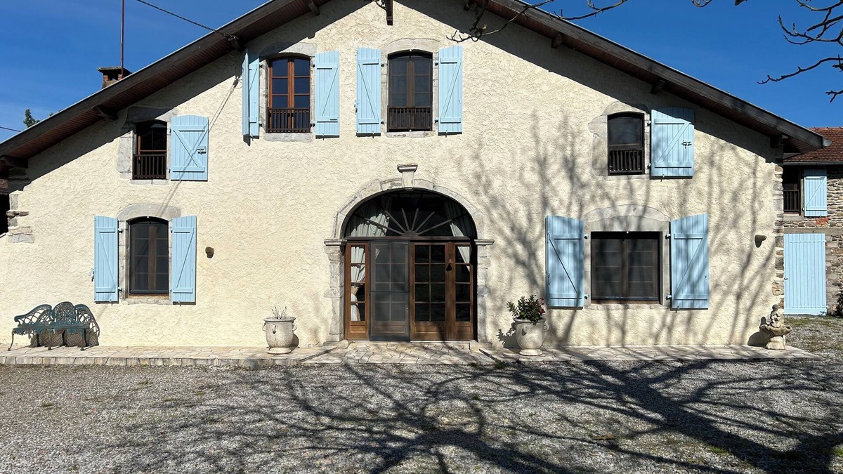 Auterrive House | Beautiful Gite with Swimming Pool in Auterrive, South West France