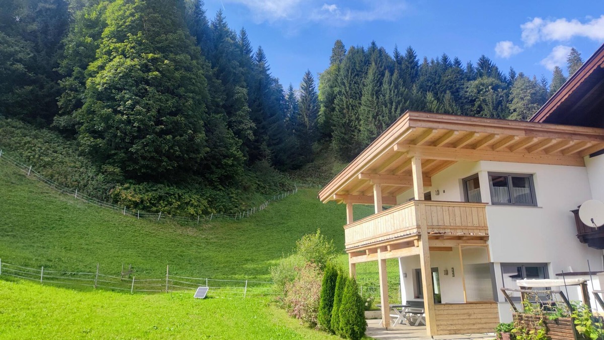Grundau Apartment | Beautiful group accommodation near the ski lift