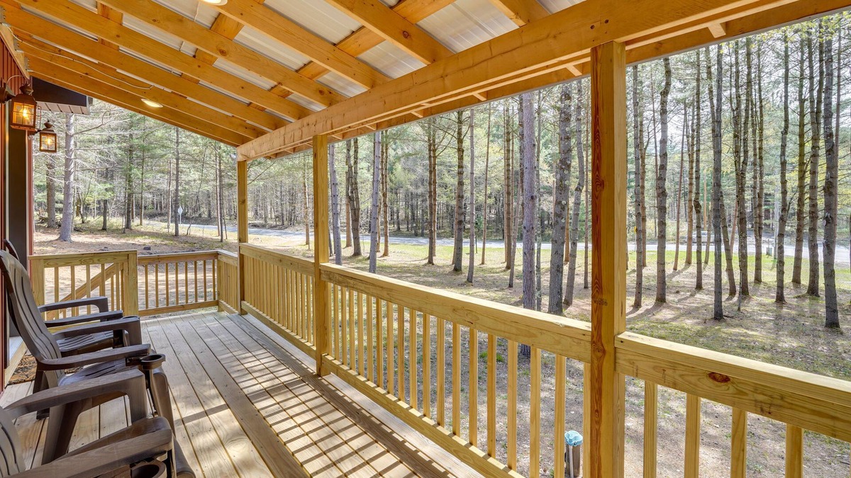 Brantingham Cabin | Beautiful Greig Cabin: 2 Mi to Brantingham!