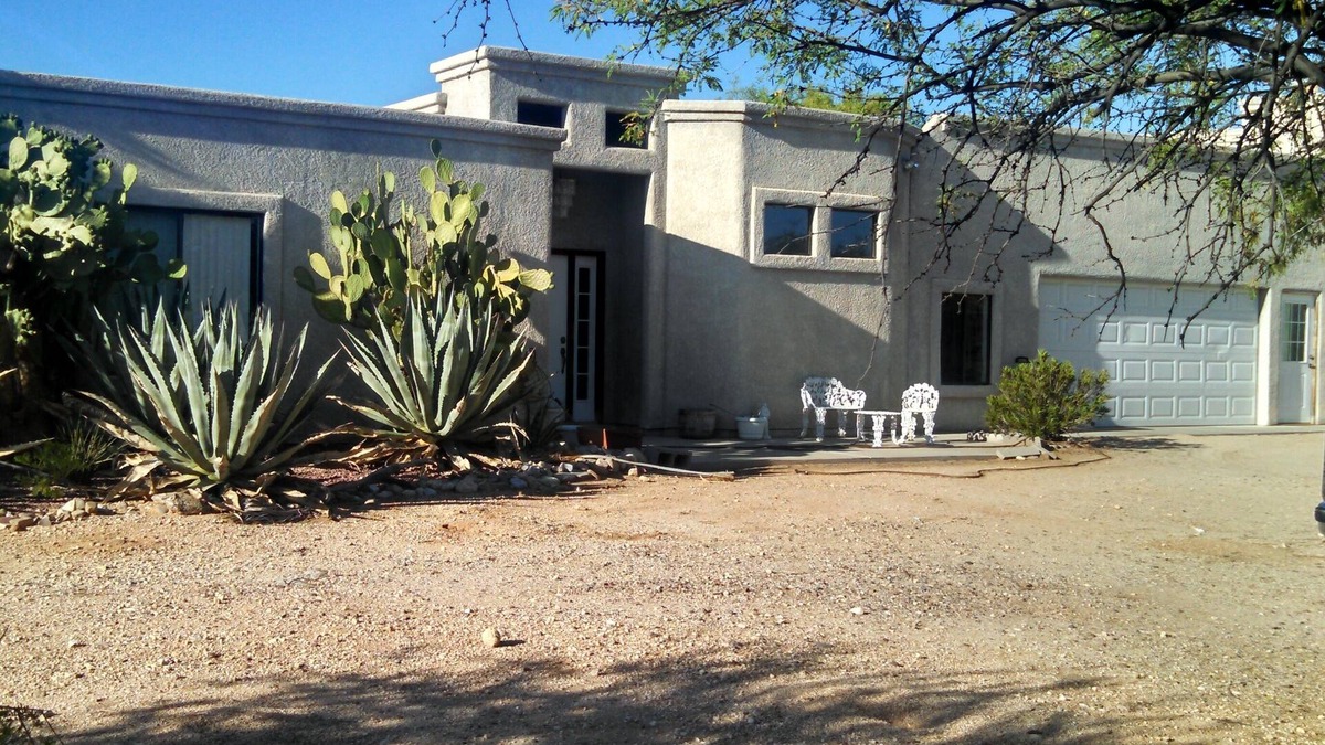Tanque Verde House | Beautiful Guest Home On 5 Acres With Excellent Moutain Views. Secure, Peaceful.