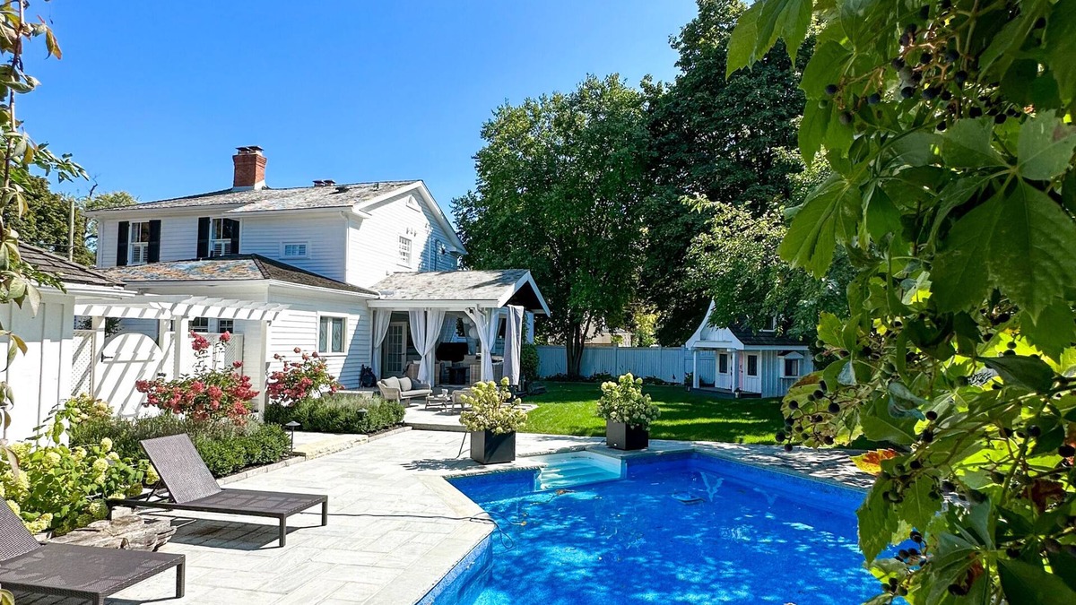 Old Town Historic District House | Beautiful Historical Luxury Getaway
