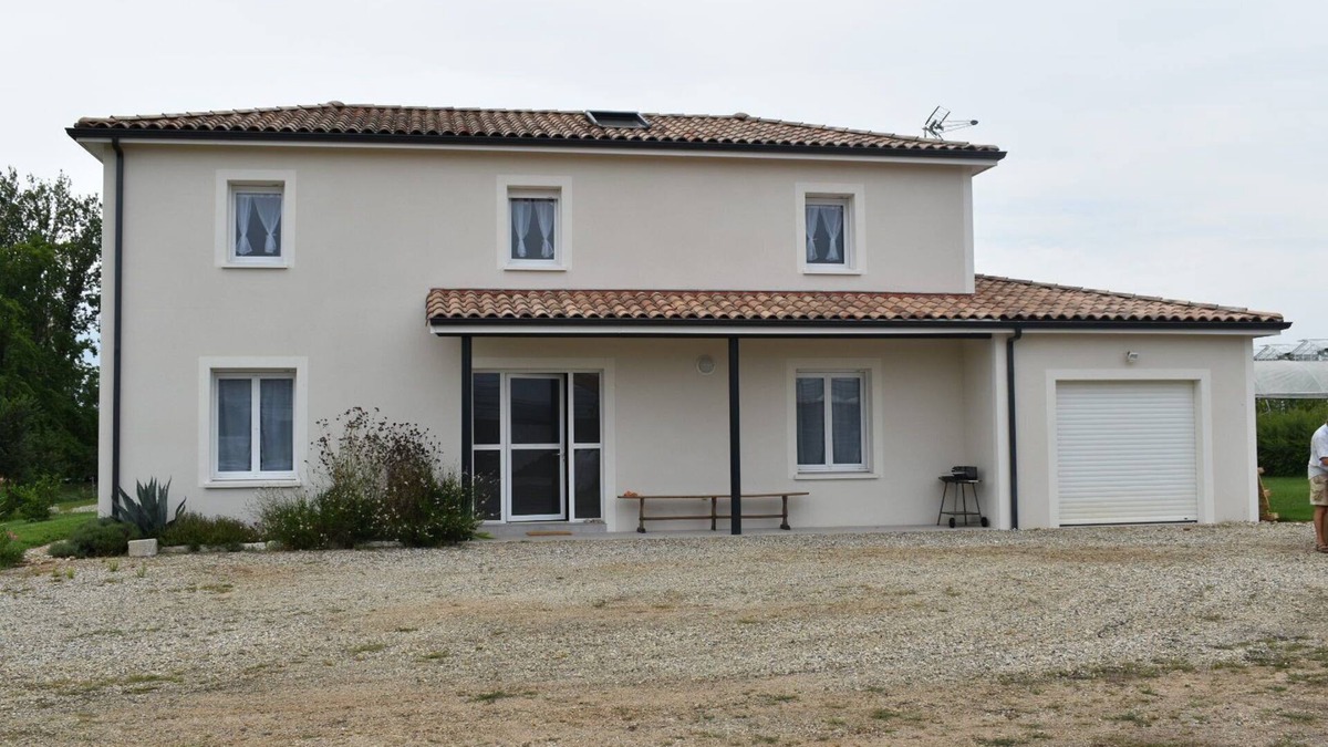Sainte-Livrade-sur-Lot House | Beautiful house for 10-12 people, 4 bedrooms, terrace and garden