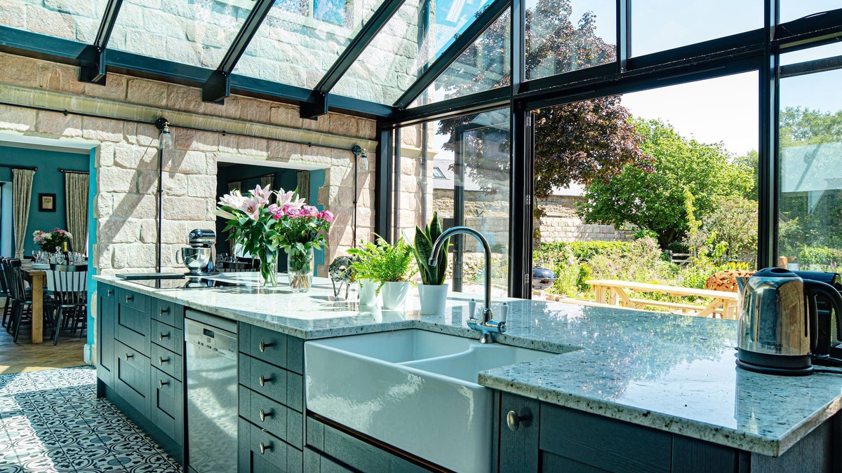 Carsington House | Beautiful Hall in Stunning Countryside for Group Getaways with Hot Tub