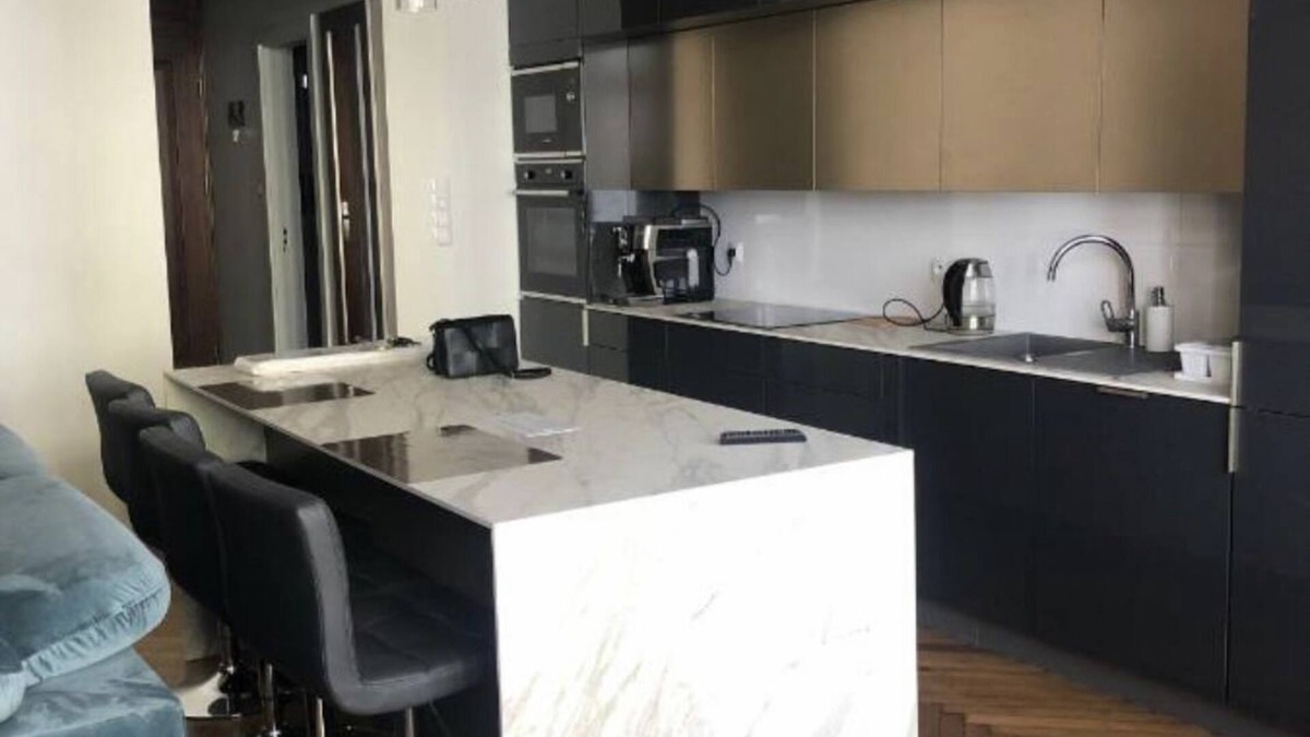 Stare Miasto Condo | Beautiful Heart of Old Town apartment.