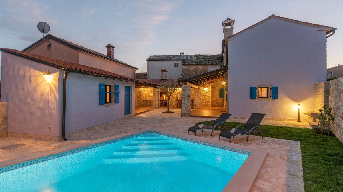 Bibali Villa | Beautiful Heritage Villa Croc with pool in Buje