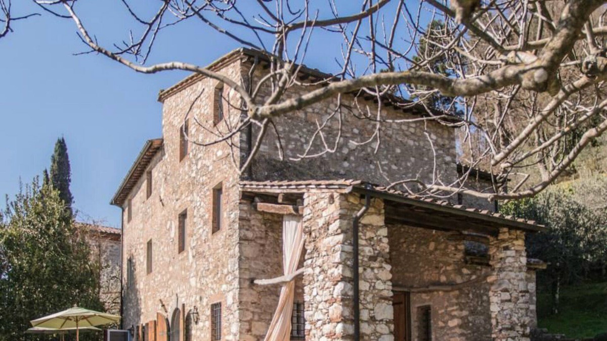Orbicciano House | Beautiful Hillside Tuscan Vacation Residence