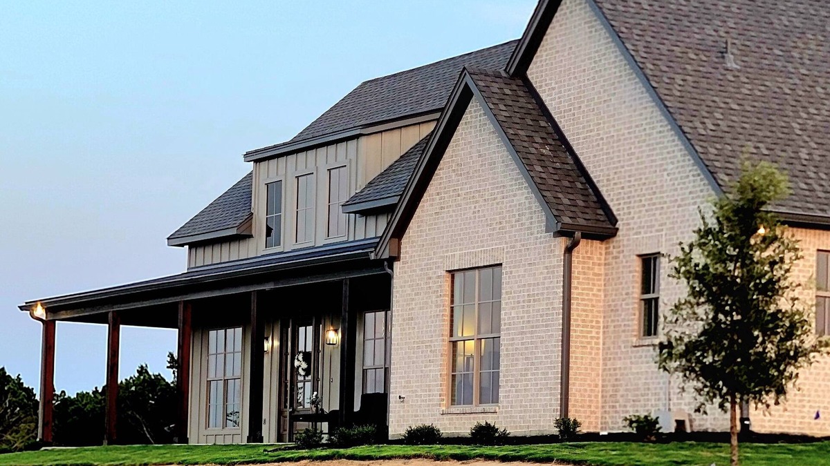 Dennis House | Beautiful Hillside Home Overlooking Dove Ridge Vineyard