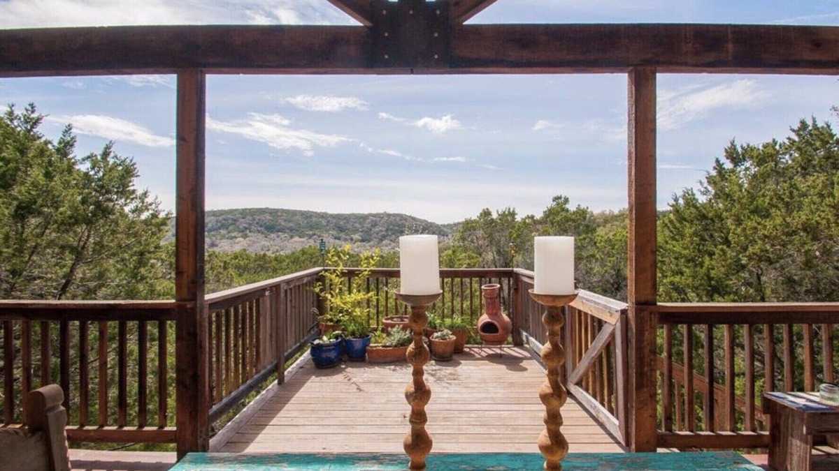 Canyon Lake Cottage | Beautiful hilltop lake house