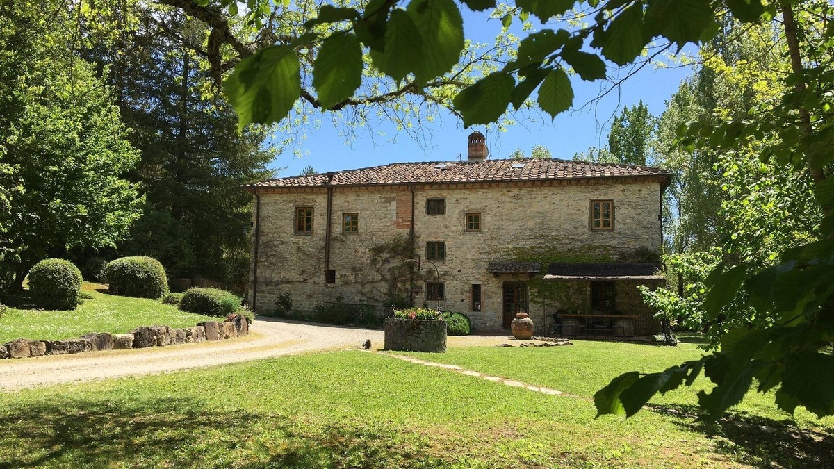 Gaiole in Chianti Villa | Beautiful historic Villa; sleeps max 13. 5 Bedrooms 5 Bathrooms, Private Pool