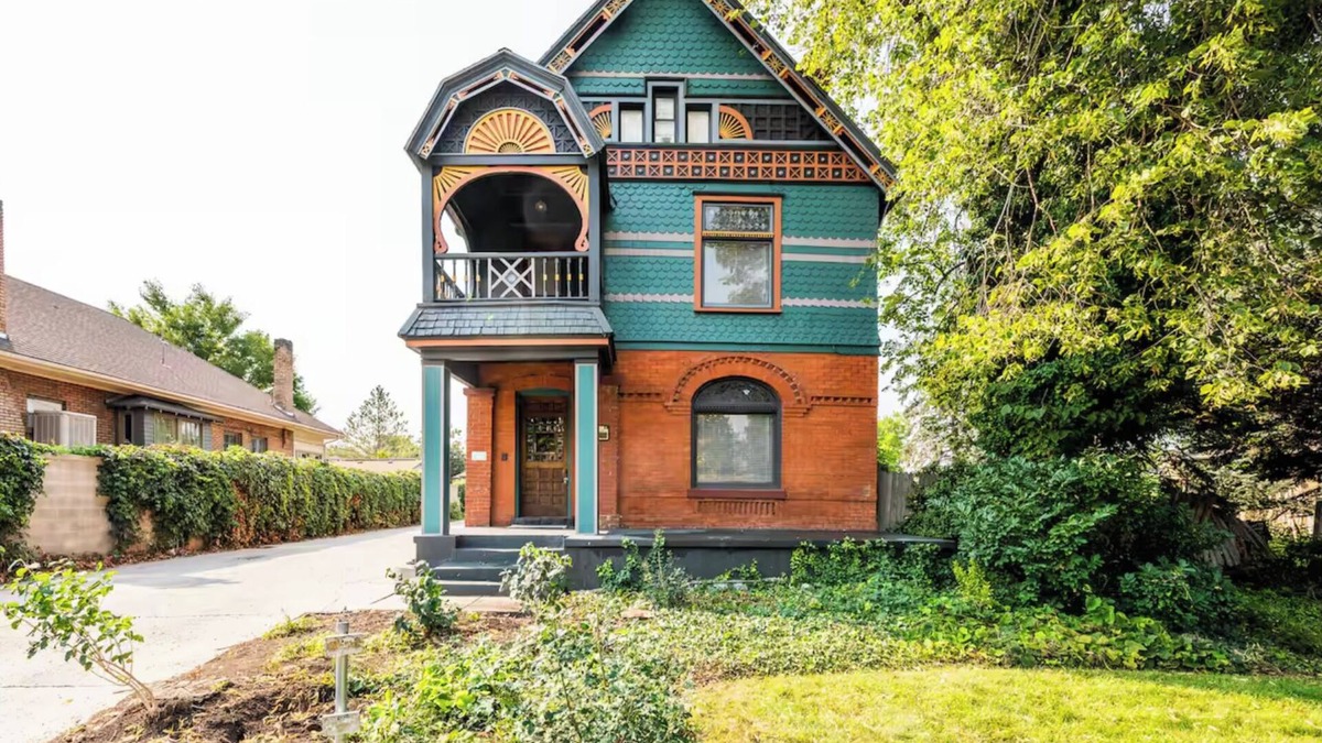 East Central House | Beautiful historic manor! 5 bed 5 baths! - 10 minutes from downtown SLC