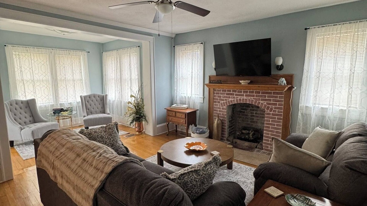 Roanoke House | Beautiful Historic 5-Bedroom Home!
