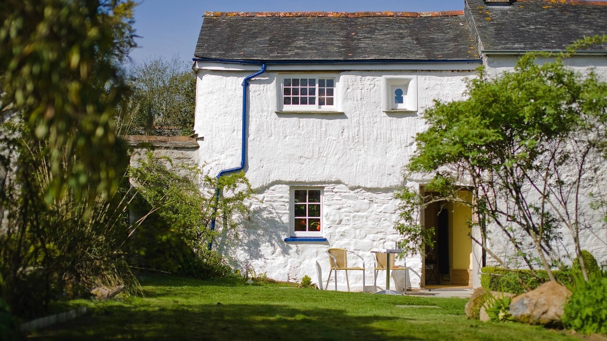 St. Martin Cottage | Beautiful Historic Cottage In 540m2 Walled Garden