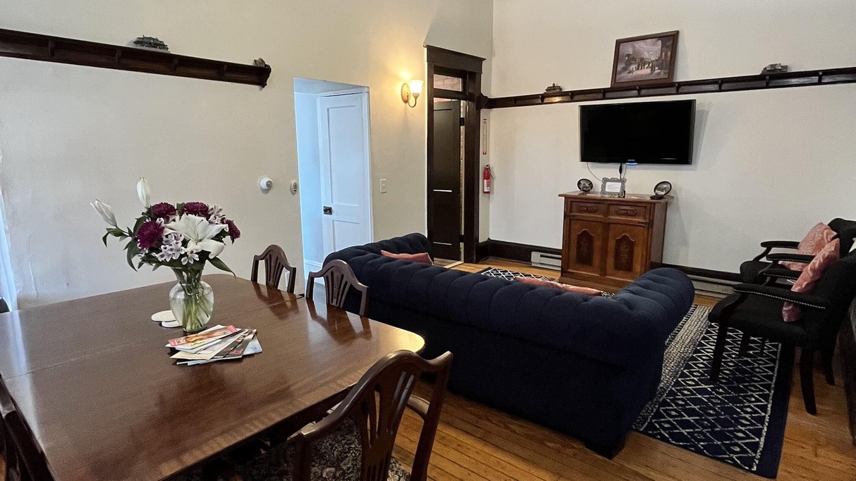 Brunswick Apartment | Beautiful: Historic, Hiking, Biking and C&O Canal near Harpers Ferry & Frederick