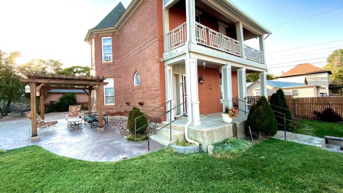 Pueblo House | Beautiful Historic Home close to Downtown Pueblo