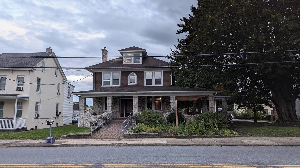 Bally House | Beautiful historic stone house in small-town Bally.