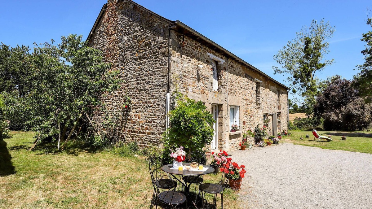 Andouille-Neuville House | Beautiful home in Andouillé-Neuville