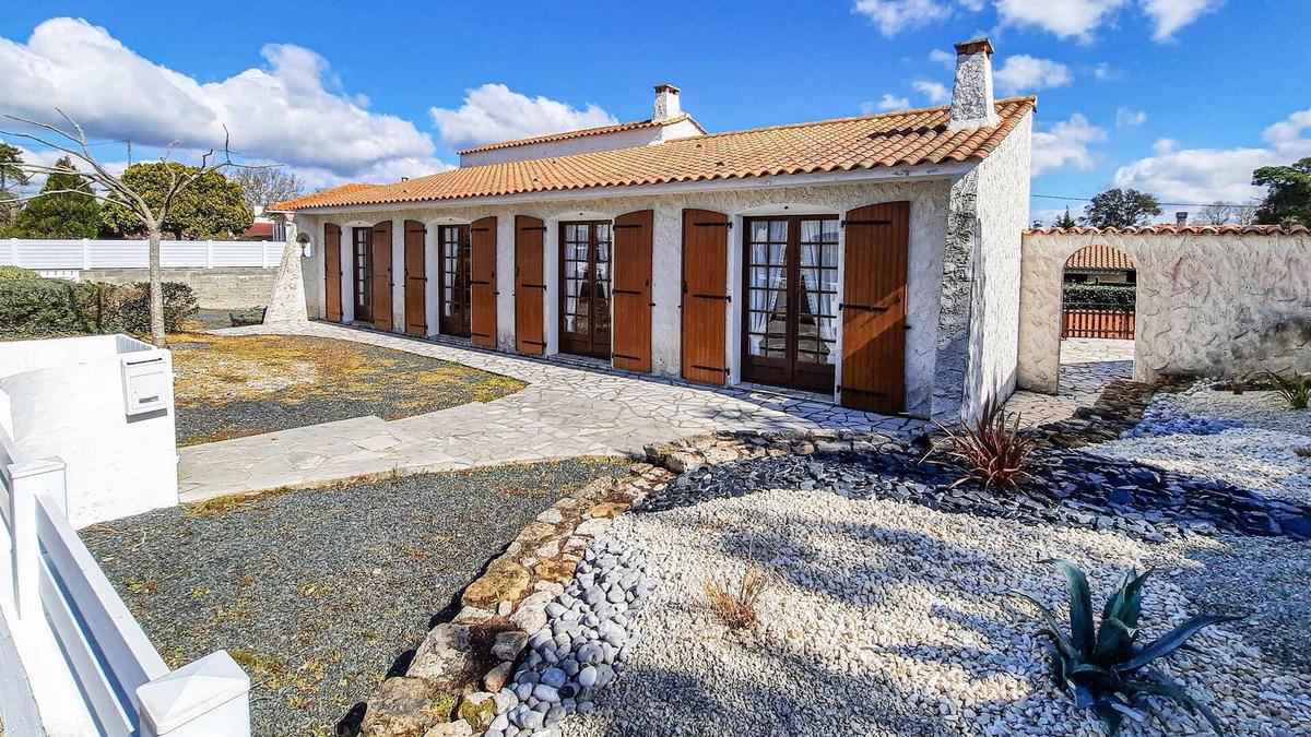 Longeville-sur-Mer House | Beautiful home in Longeville-sur-Mer