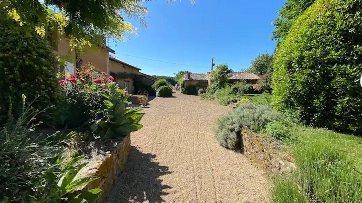 Savigny-Levescault House | Beautiful house with lovely garden and picturesque private pond.