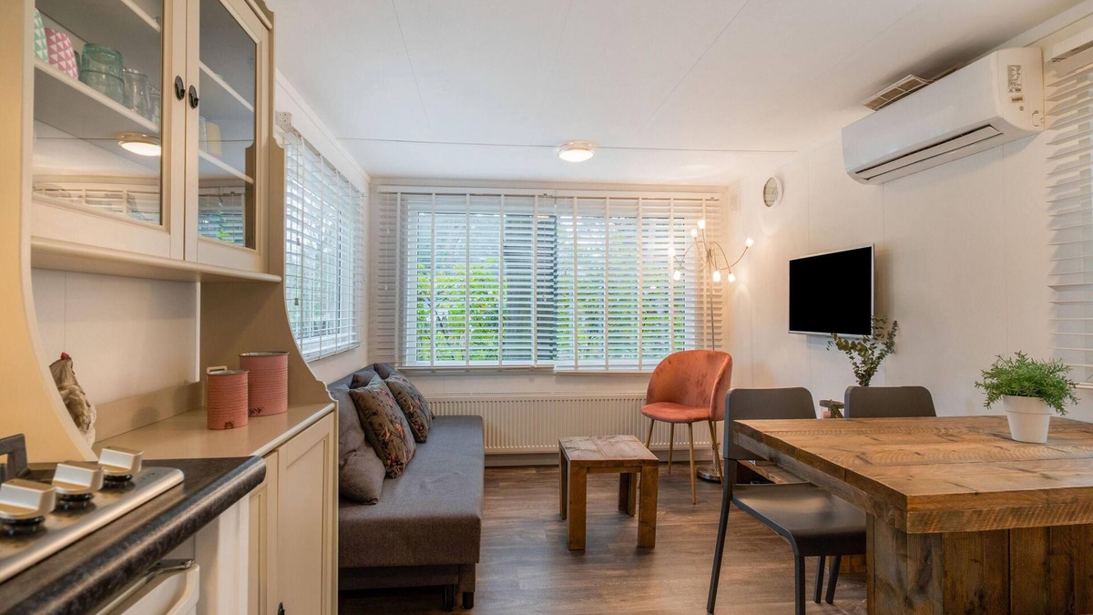 Emst Ski Chalet | Beautiful holiday chalet with a playful garden