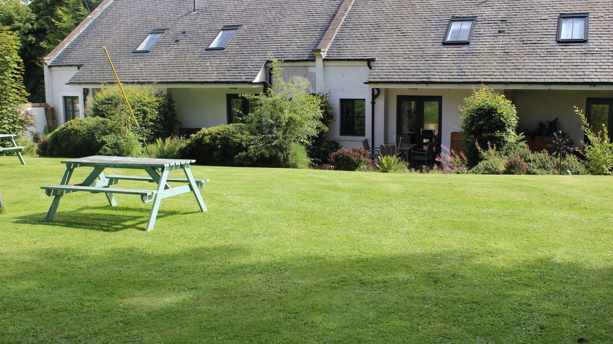 Linlithgow Cottage | Beautiful holiday cottages set in quiet rural location close to Edinburgh