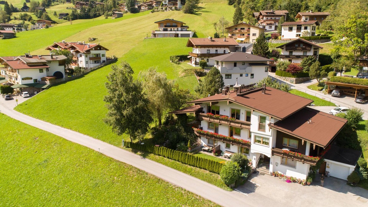 Finkenberg House | Beautiful holiday home close to the ski resort