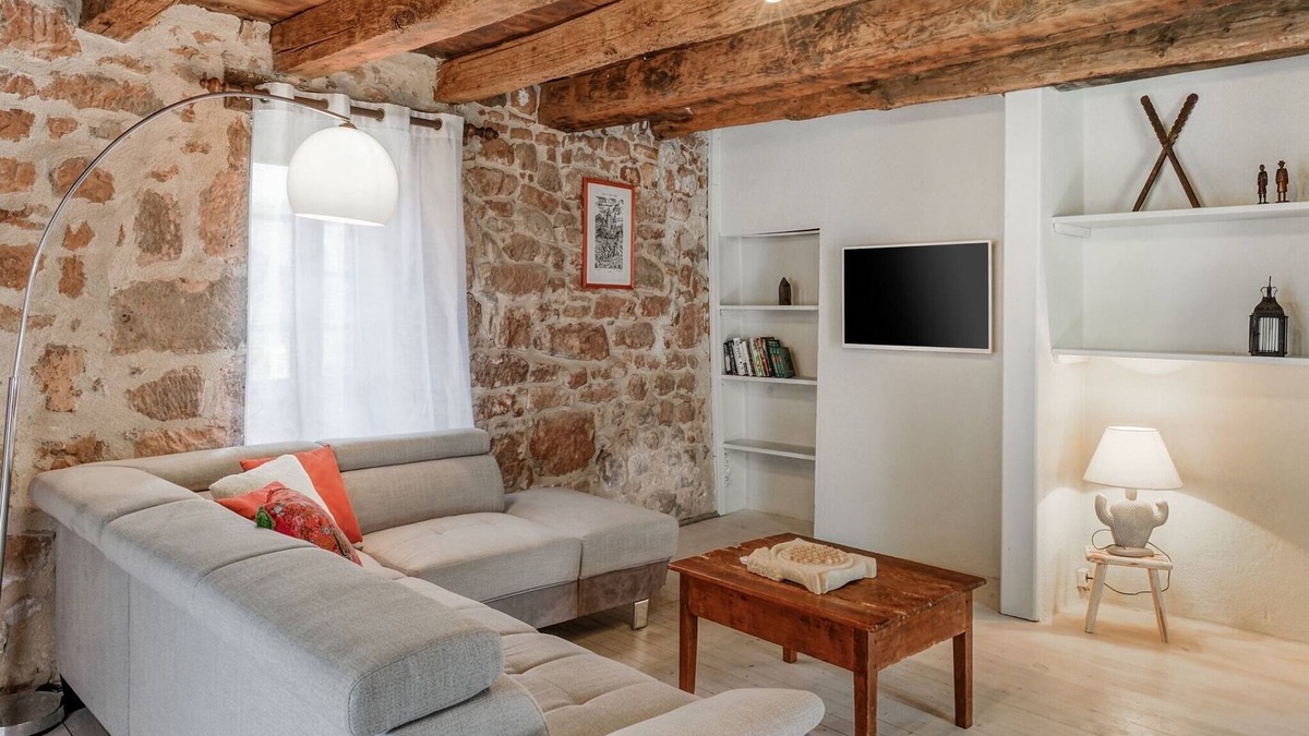 Teillots House | Beautiful holiday home with pool in Teillots